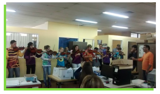 En este momento estás viendo Los “Grillitos Sinfónicos” visitaron el Ministerio de Educación.