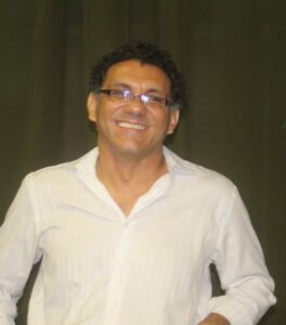 Lee más sobre el artículo Miguel Brizuela –  Director Musical de Grillitos Sinfónico